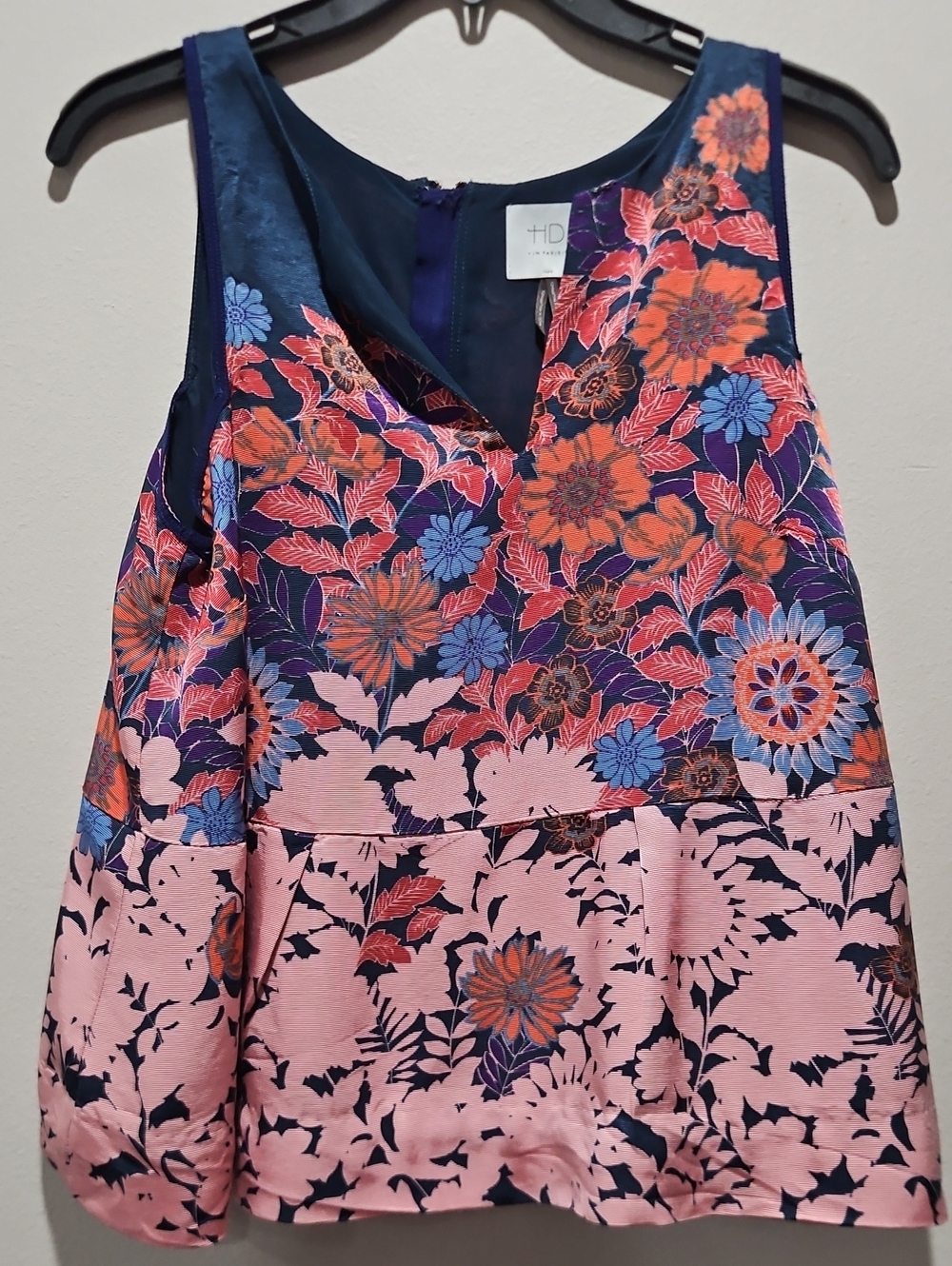 HD in Paris Floral Sleeveless top - Pink, Navy & Coral size women's 8